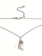 Load image into Gallery viewer, Melissa Baroque Pearl Drop necklace