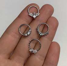 Load image into Gallery viewer, 16G 3/8 Clear Gem Vampire Bat Halloween Hinged Segment Ring