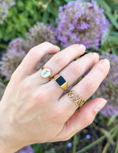 Load image into Gallery viewer, Wildflower Signet Ring