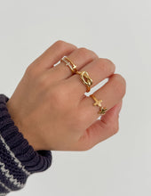 Load image into Gallery viewer, Gold Knot Ring