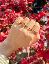 Load image into Gallery viewer, Gold Knot Ring