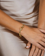 Load image into Gallery viewer, Kassidy Statement Chain Bracelet