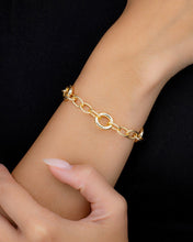 Load image into Gallery viewer, Carter Round Statement Link Bracelet