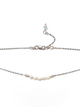 Load image into Gallery viewer, Pearls in a row necklace