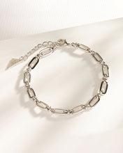 Load image into Gallery viewer, Oval Link Chain Bracelet
