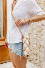 Load image into Gallery viewer, Macrame Water Bottle Holder