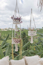 Load image into Gallery viewer, Macrame Hanging Wall Basket