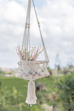 Load image into Gallery viewer, Macrame Hanging Wall Basket