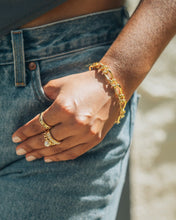 Load image into Gallery viewer, Amoura Bold Chain Bracelet