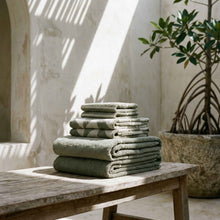 Load image into Gallery viewer, Umbra Towels
