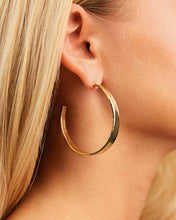 Load image into Gallery viewer, Graduating Hoop Earrings