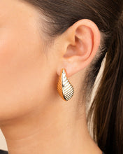 Load image into Gallery viewer, Vale Textured Stud Earrings