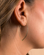 Load image into Gallery viewer, Textured Delicate Threader Hoop Earrings