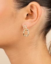 Load image into Gallery viewer, Cruz Double Link Drop Studs
