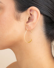 Load image into Gallery viewer, Sterling Silver Teardrop Threader Earrings