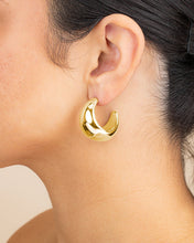 Load image into Gallery viewer, Eclipse Polished Hoop Earrings