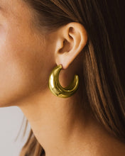 Load image into Gallery viewer, Eclipse Polished Hoop Earrings