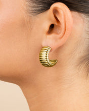 Load image into Gallery viewer, Philippa Ribbed Huggie Hoop Earrings