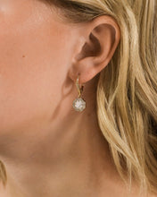 Load image into Gallery viewer, Bezel Frame Rose Petal Short Drop Earrings