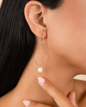 Load image into Gallery viewer, Teardrop Pearl Dangle Earrings