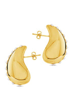 Load image into Gallery viewer, Raze Pearl Studded Drop Studs