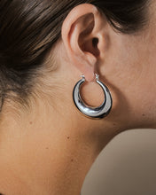 Load image into Gallery viewer, Quinn Tube Hoop Earrings