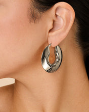 Load image into Gallery viewer, Paige Flat Tube Hoop Earrings