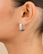 Load image into Gallery viewer, Briella Ribbed Earrings