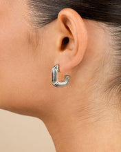 Load image into Gallery viewer, Briella Ribbed Earrings