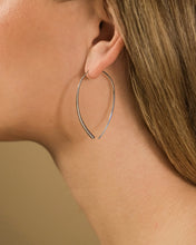 Load image into Gallery viewer, Textured Delicate Threader Hoop Earrings