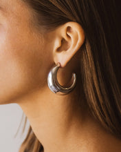 Load image into Gallery viewer, Eclipse Polished Hoop Earrings