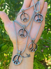 Load image into Gallery viewer, CLASSIC PEACE NECKLACE - DON GREAT