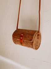 Load image into Gallery viewer, Diah Rattan Purse