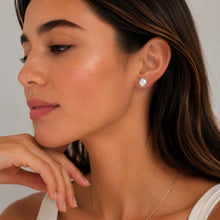 Load image into Gallery viewer, Genuine pearl stud earrings