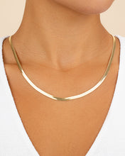 Load image into Gallery viewer, Herringbone Chain Necklace