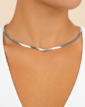 Load image into Gallery viewer, Herringbone Chain Necklace