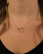Load image into Gallery viewer, Sterling Silver Interlocking Open Circle Pendant