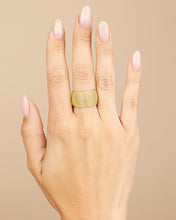 Load image into Gallery viewer, Sterling Silver Wide Mesh Ring