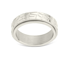 Load image into Gallery viewer, Textured Spinner Ring