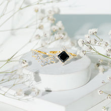 Load image into Gallery viewer, 0.5 Carat Black Onyx and Moissanite Statement Wedding Ring Set