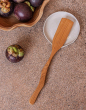 Load image into Gallery viewer, Teak Wavy Spatulas