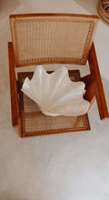 Load image into Gallery viewer, Clam Shell Bowl