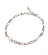 Load image into Gallery viewer, Keshi Pearl Figaro Chain bracelet
