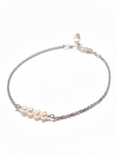 Load image into Gallery viewer, Four Pearl bracelet, silver or gold bracelet
