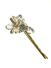 Load image into Gallery viewer, Swarovski Flower hair pins
