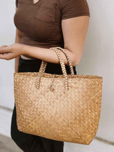 Load image into Gallery viewer, Isla Woven Purse
