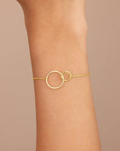 Load image into Gallery viewer, Sterling Silver Interlocking Circle Bracelet
