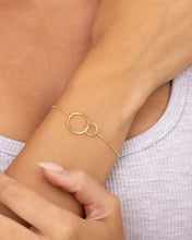 Load image into Gallery viewer, Sterling Silver Interlocking Circle Bracelet
