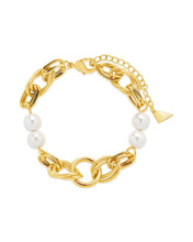 Load image into Gallery viewer, Ivanna Pearl Chain Bracelet
