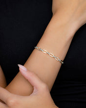 Load image into Gallery viewer, Oval Link Chain Bracelet
